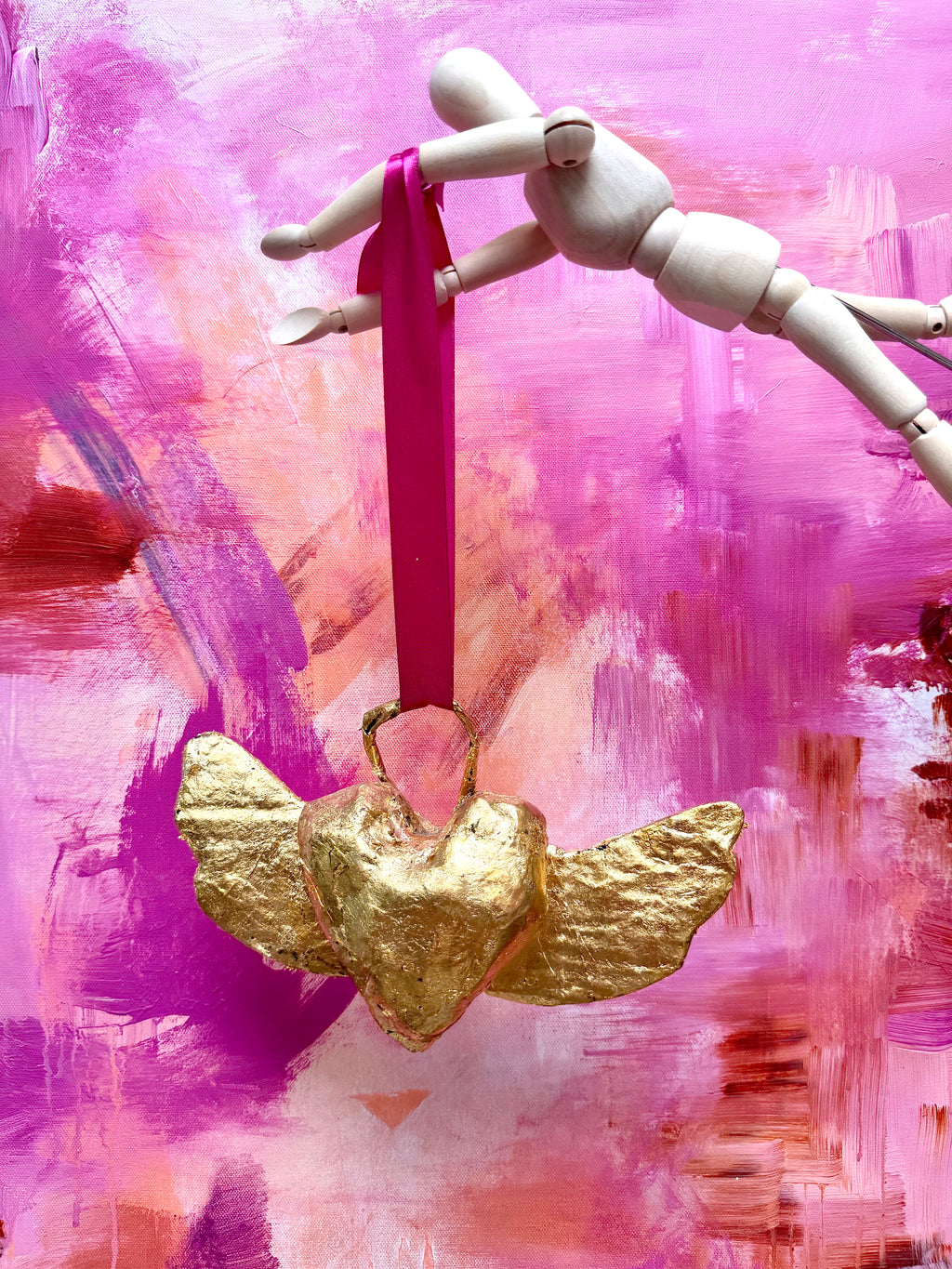 Corazón Alado Grande by Hermes Arroyo