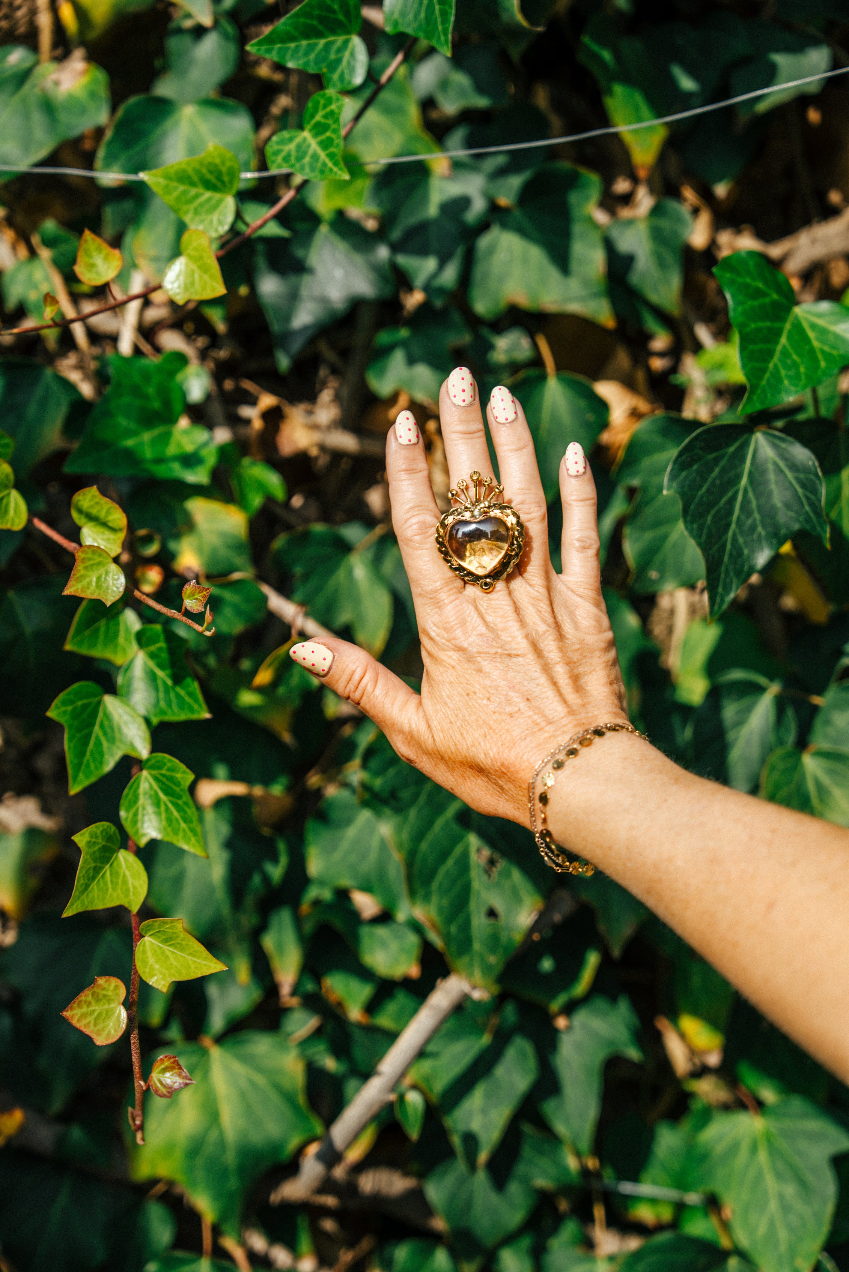 The Corazón Sagrado Rosa Ring